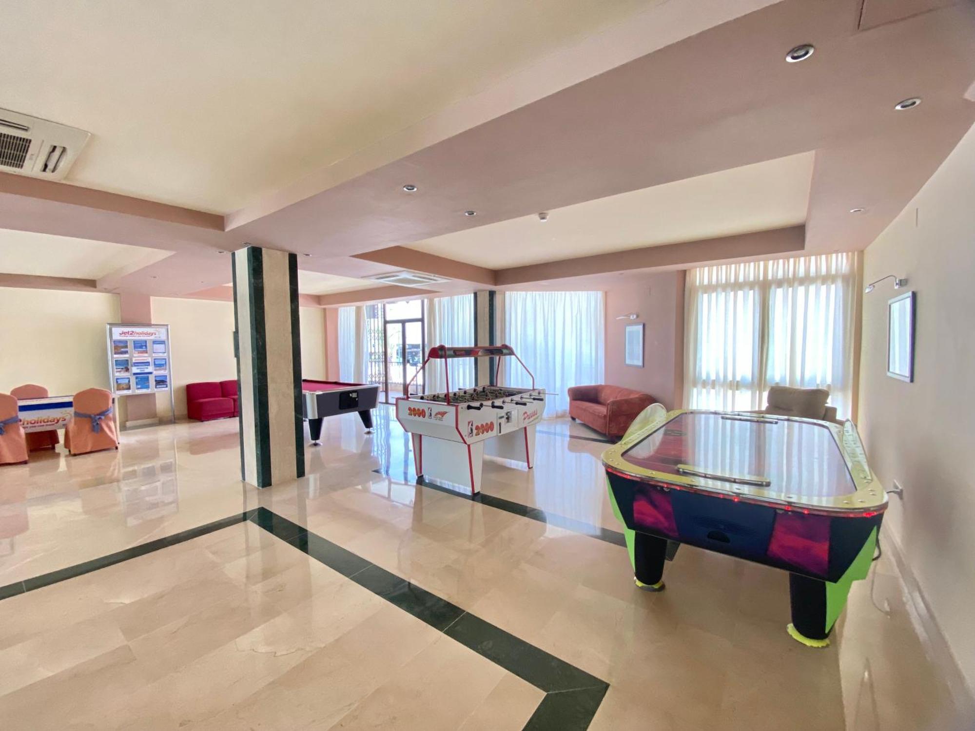 Apartamentos Ms Pepita Benalmadena Bagian luar foto
